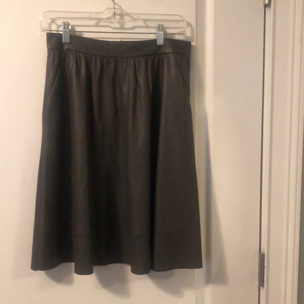 Nordstrom Leather like gray skirt w/pockets 4